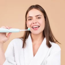 How to Properly Brush Your Teeth For the Best Care